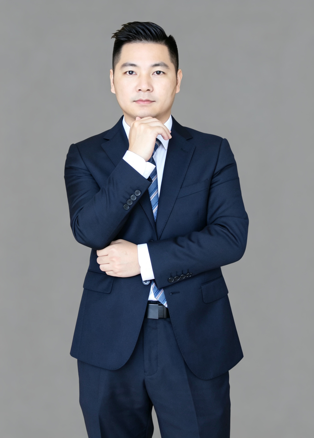 Robert, CEO of OUBAILING, a modular steel furniture manufacturer in China